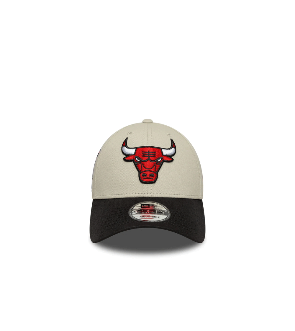 CAPPELLO NEW ERA 9FORTY CHICAGO BULLS NBA CONTRAST PATCH BEIGE UNISEX