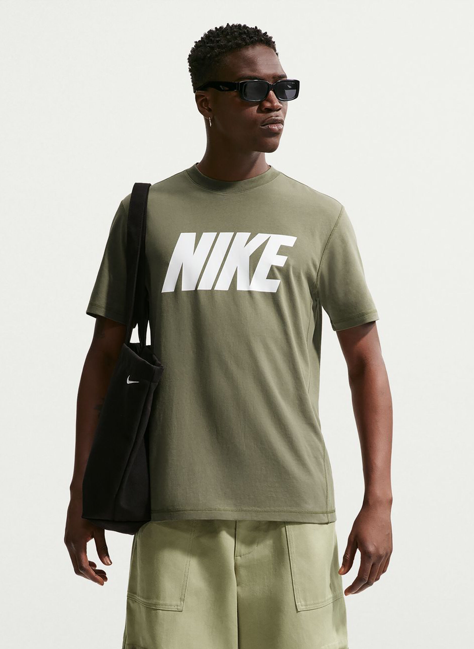 T-SHIRT LOGO