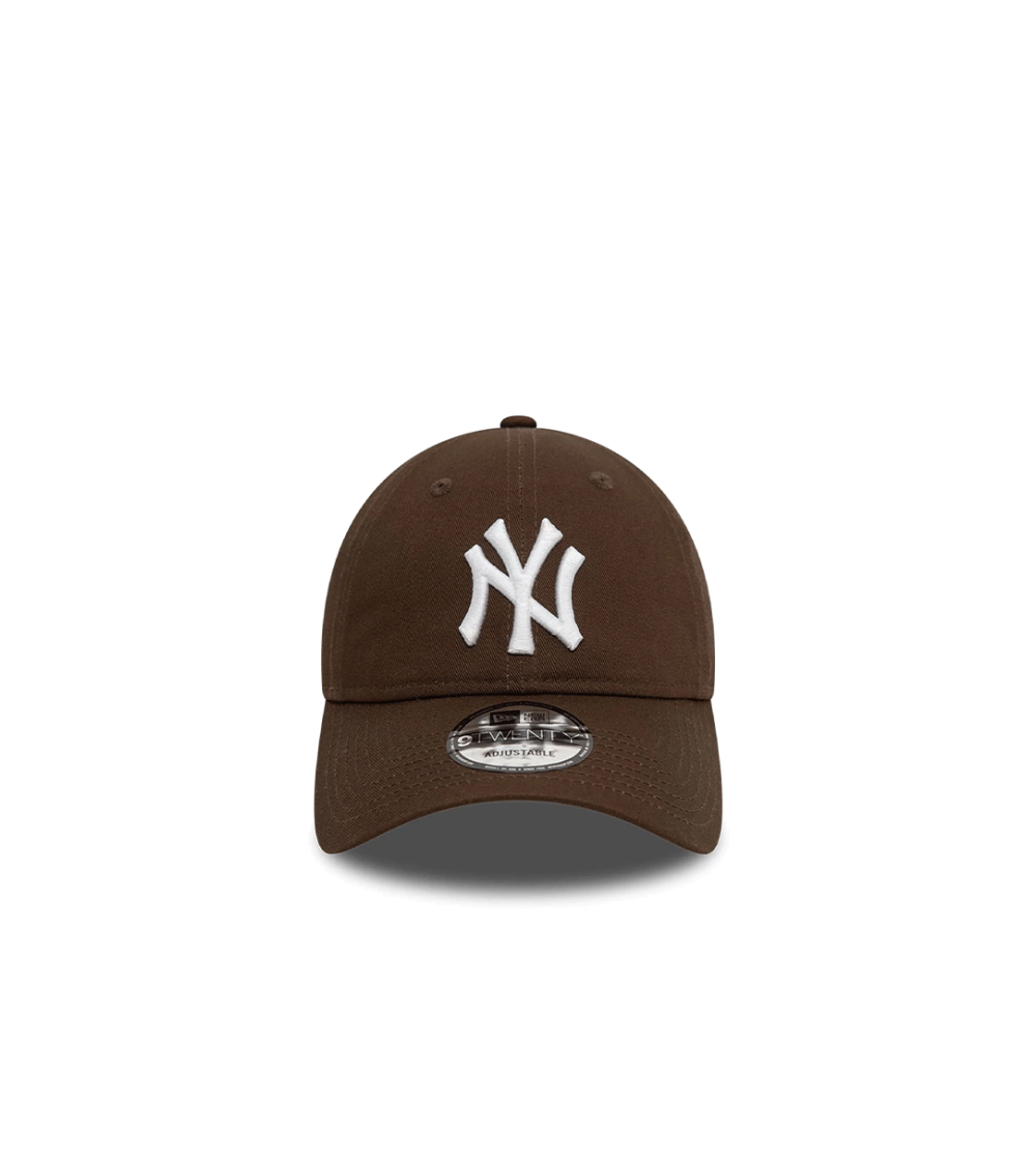 CAP NEW ERA 9TWENTY LEAGUE ESSENTIALS NY YANKEES BROWN WOMEN